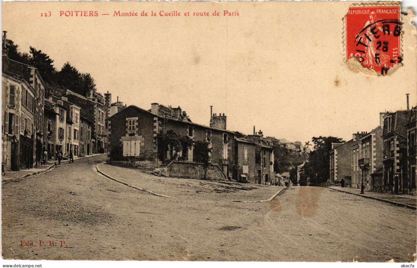 CPA Poitiers Montée De La Cueille Route De Paris (1391073) - Poitiers