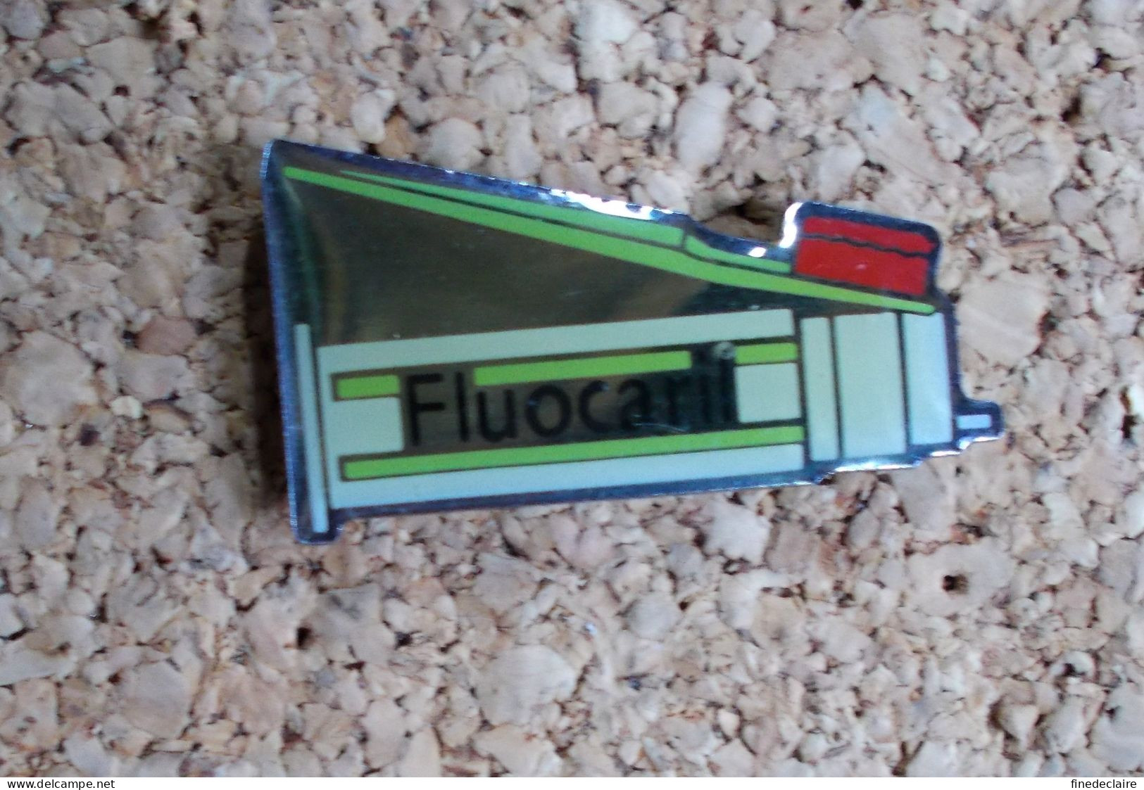 Pin's - Fluocaril - Brosse Rouge - Trademarks