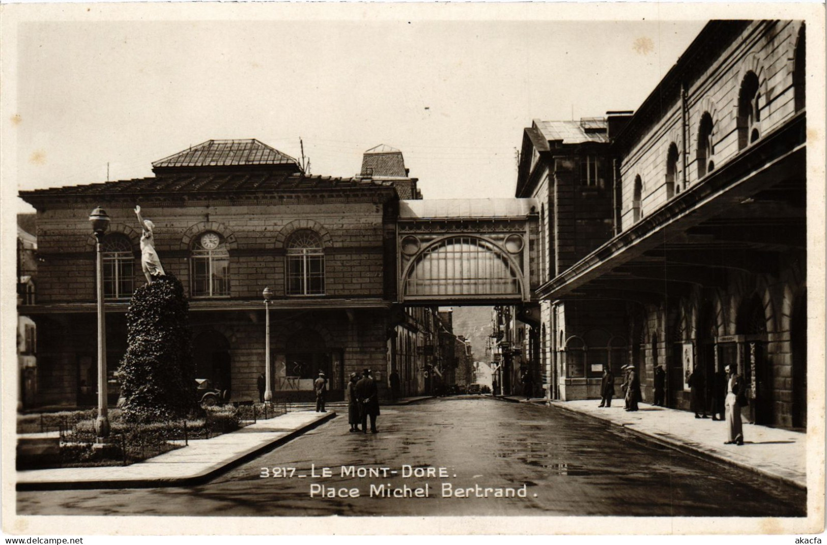 CPA Le Mont-Dore Place Michel Bertrand (1390124) - Le Mont Dore