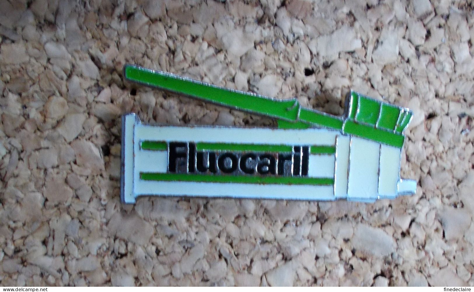 Pin's - Fluocaril - Brosse Verte - Marcas Registradas