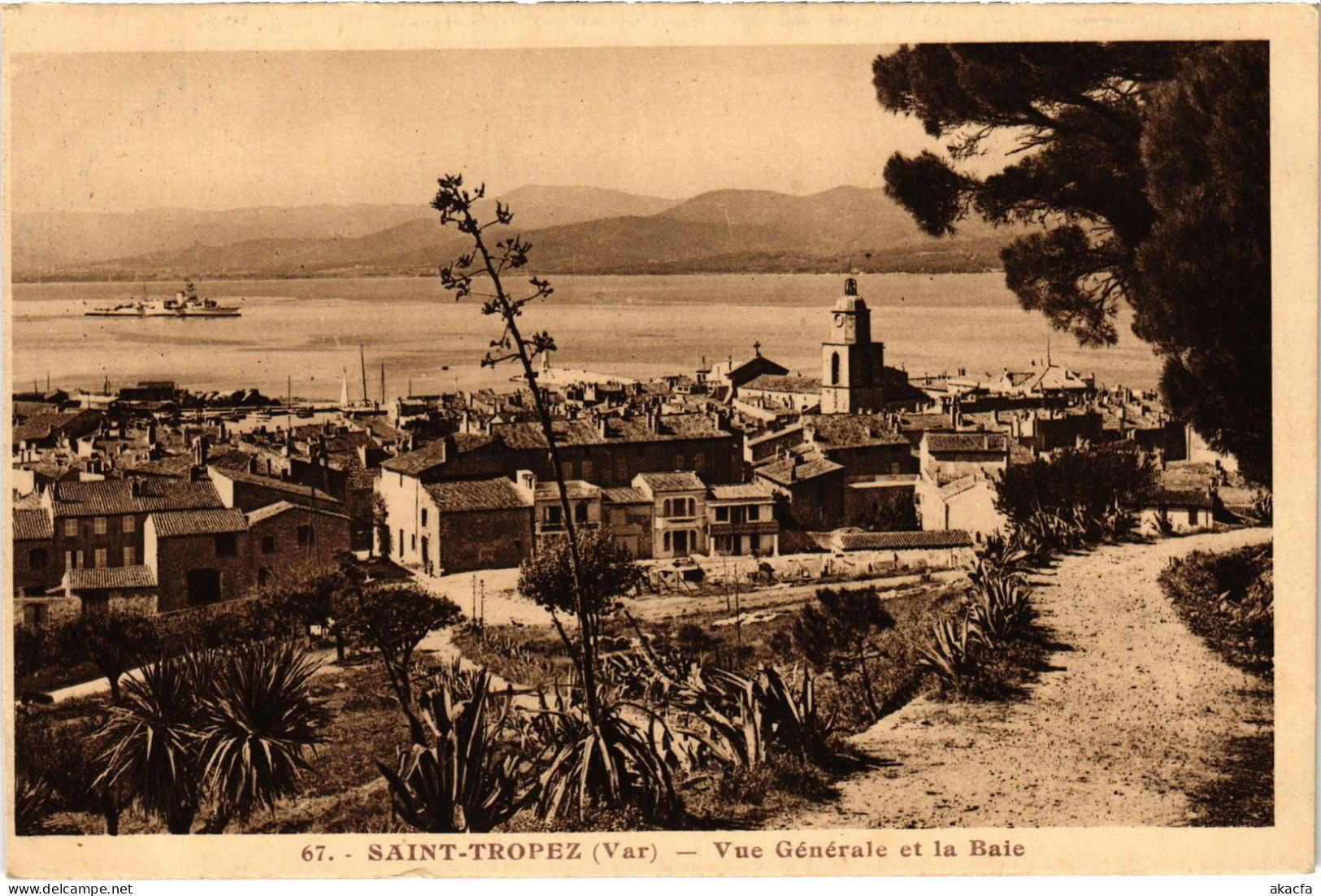 CPA St-Tropez Vue Générale Et La Baie (1391038) - Saint-Tropez