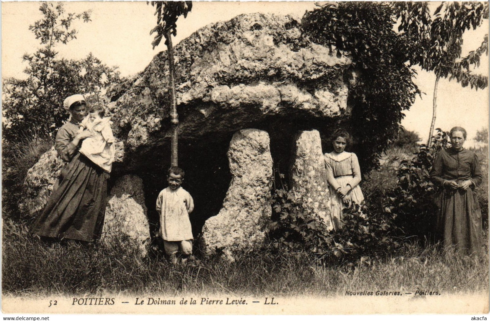 CPA Poitiers Le Dolman De La Pierre Levée (1391072) - Poitiers