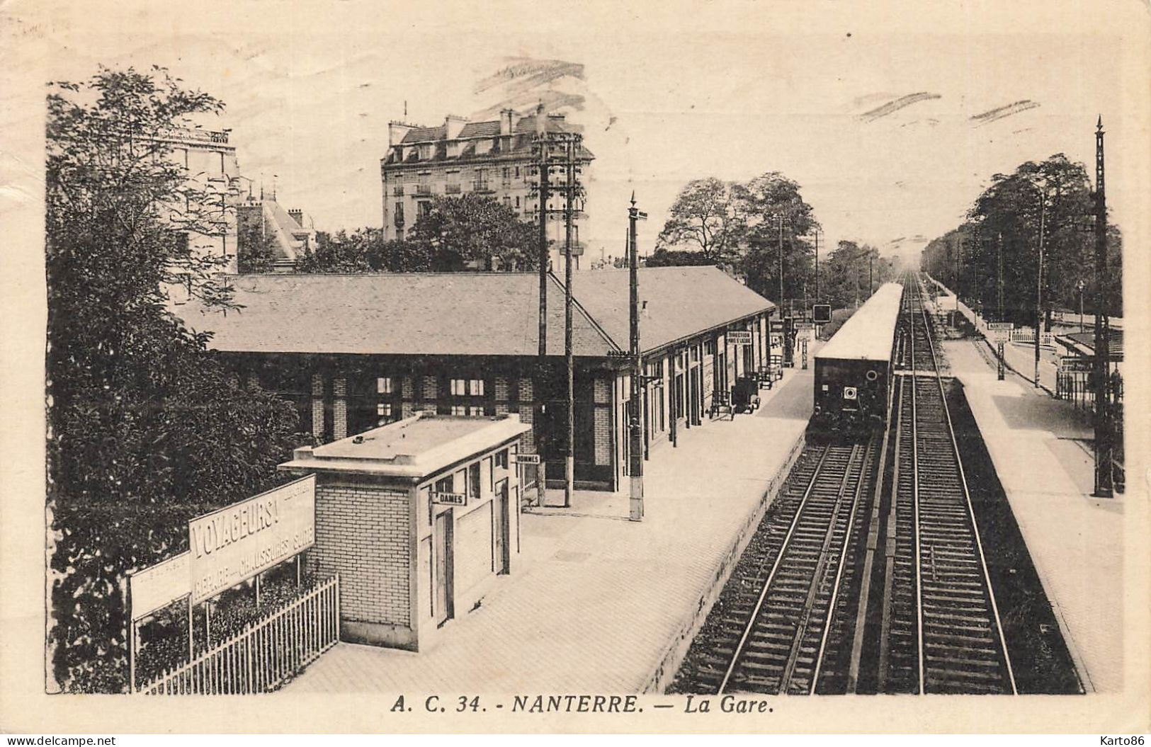 Nanterre * Intérieur De La Gare * Ligne Chemin De Fer * Train Wagons - Nanterre