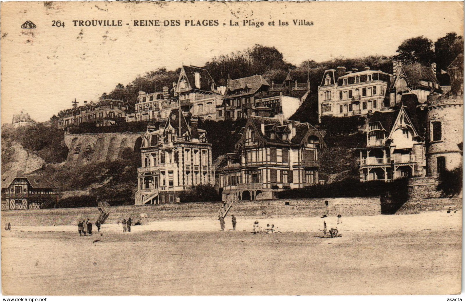 CPA Trouville La Plage Et Les Villas (1390875) - Trouville