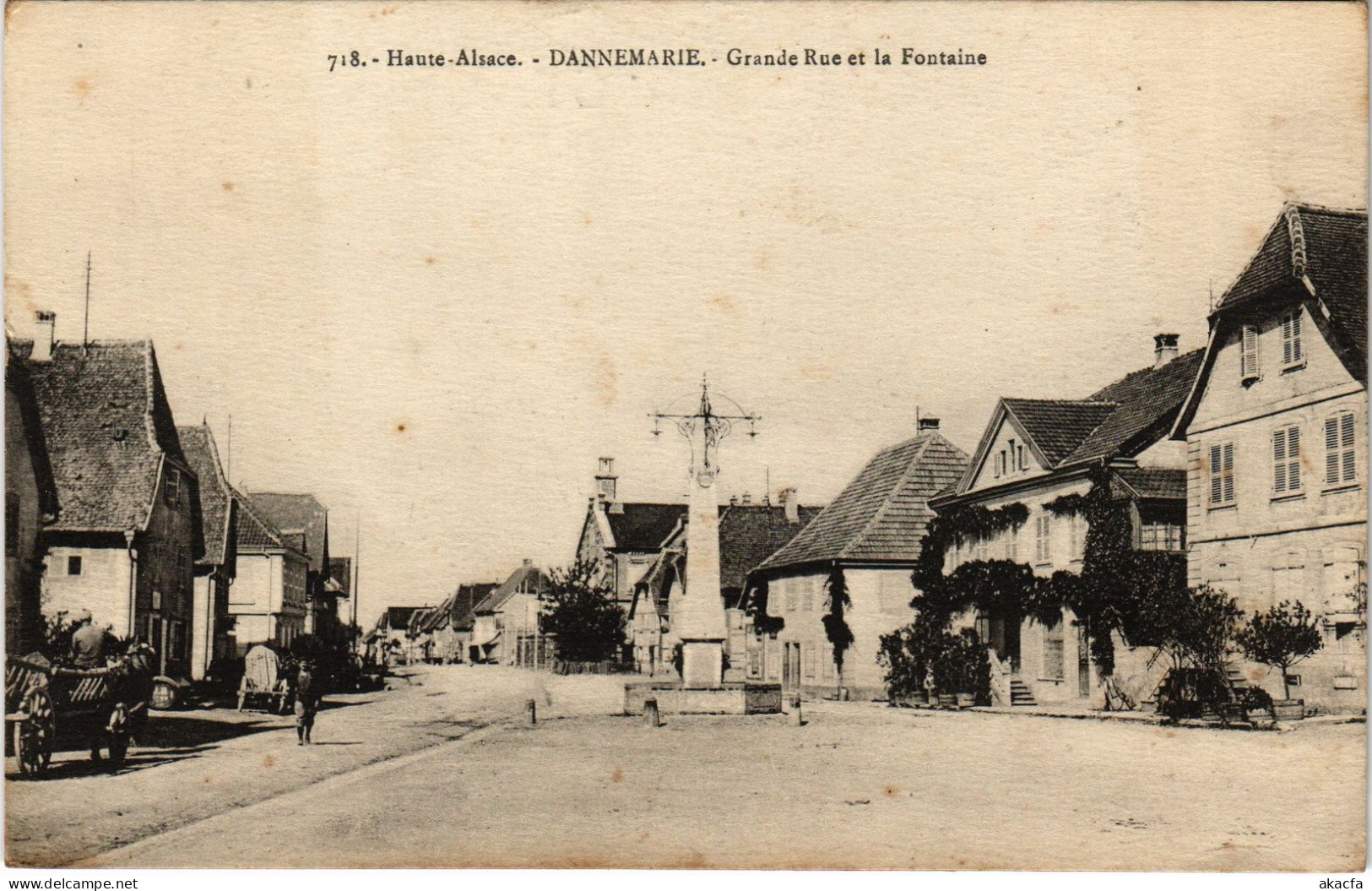 CPA Alsace Dannemarie Grande Rue Fontaine (1390460) - Dannemarie