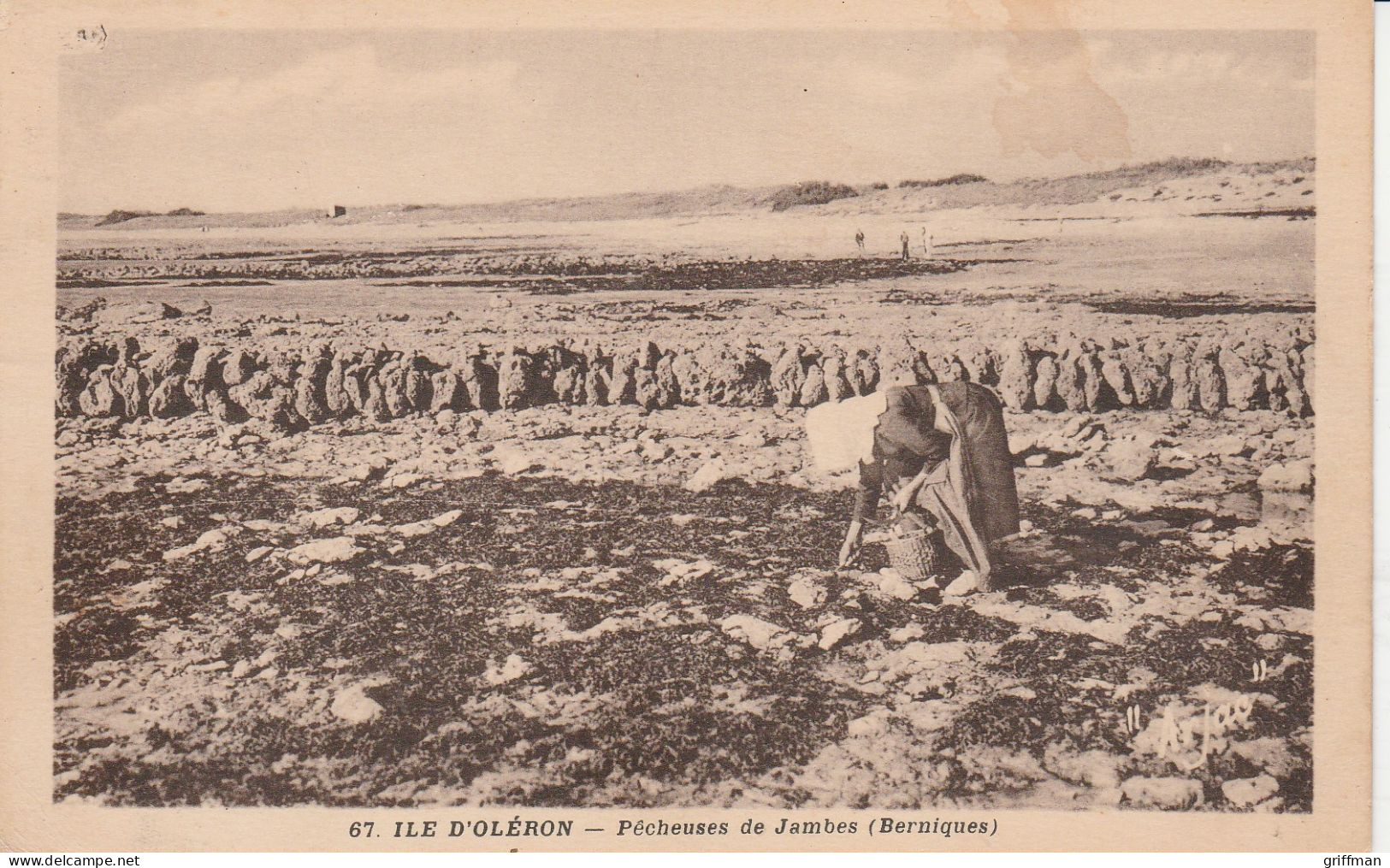 ILE D'OLERON PECHEUSE DE JAMBES BERNIQUES 1938 TBE - Ile D'Oléron