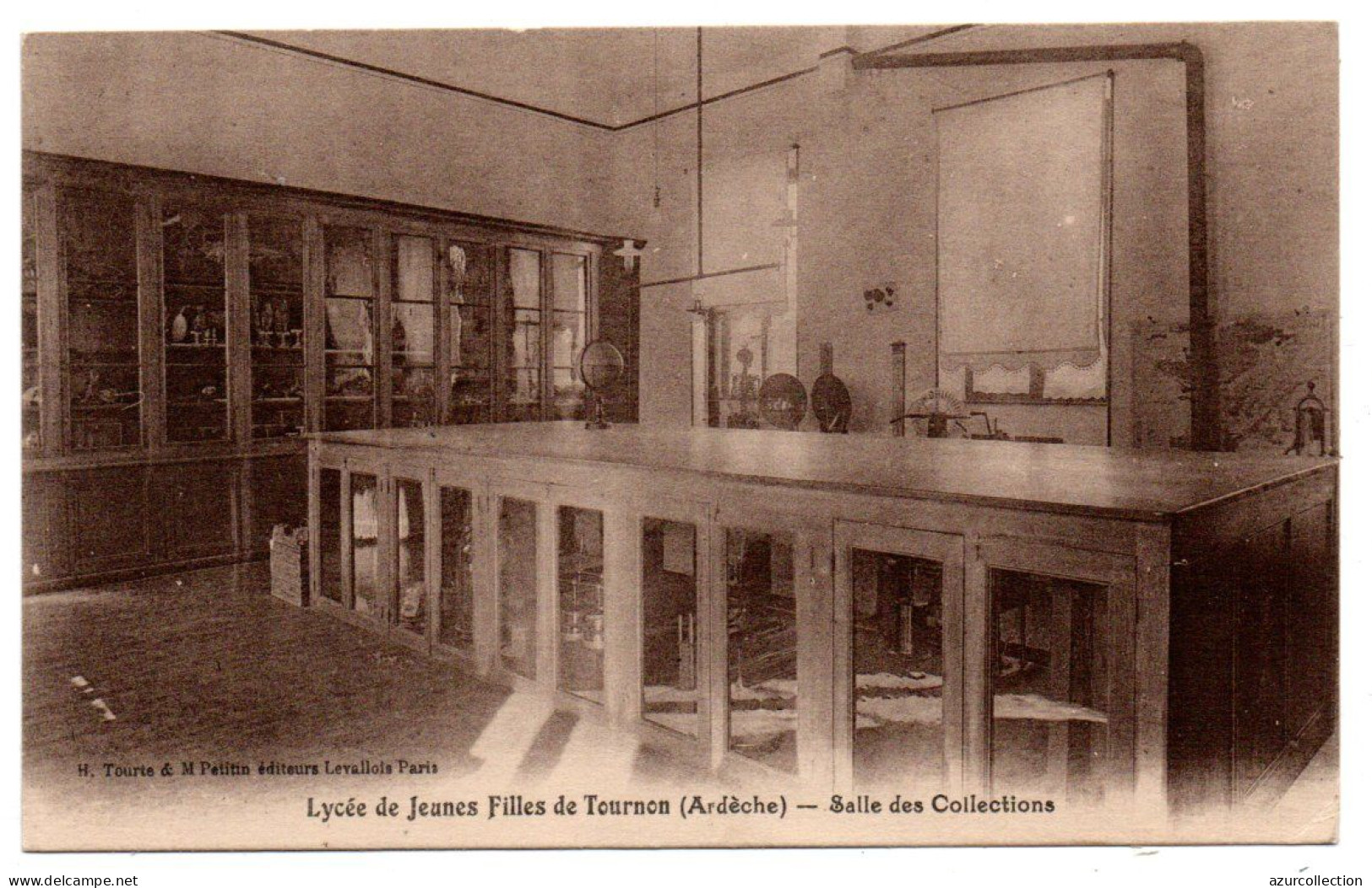 Lycée De Jeunes Filles. Salle Des Collections - Tournon