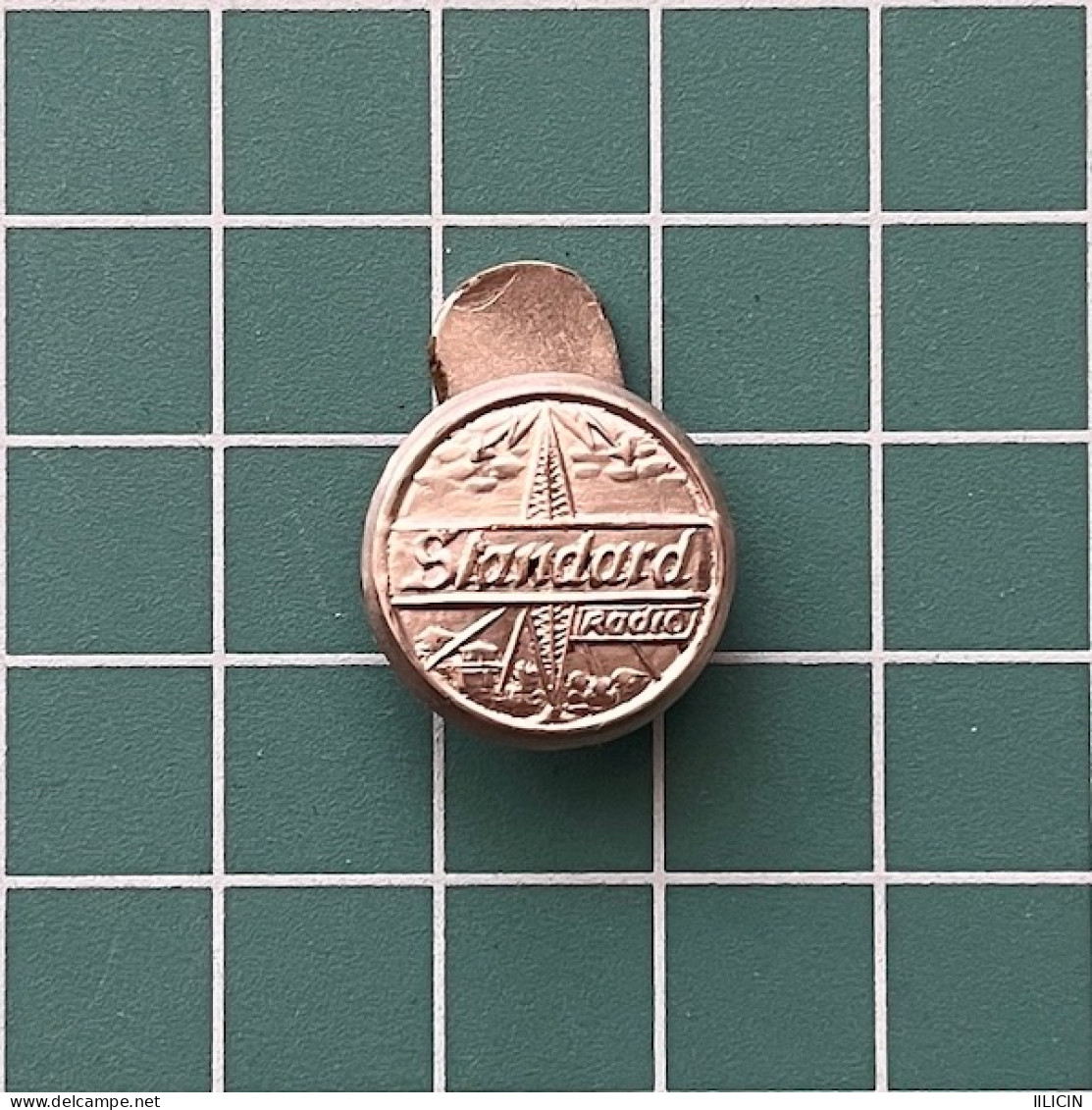 Badge Pin ZN013233 - Standard Radio Sweden - Trademarks