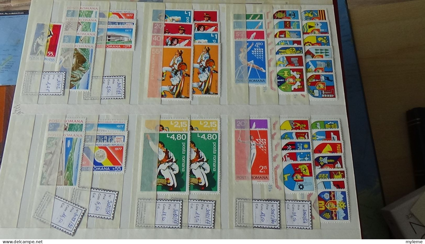 BG5 Ensemble de timbres de divers pays + plaquette de timbres ** de France Cote très sympa. A saisir !!!