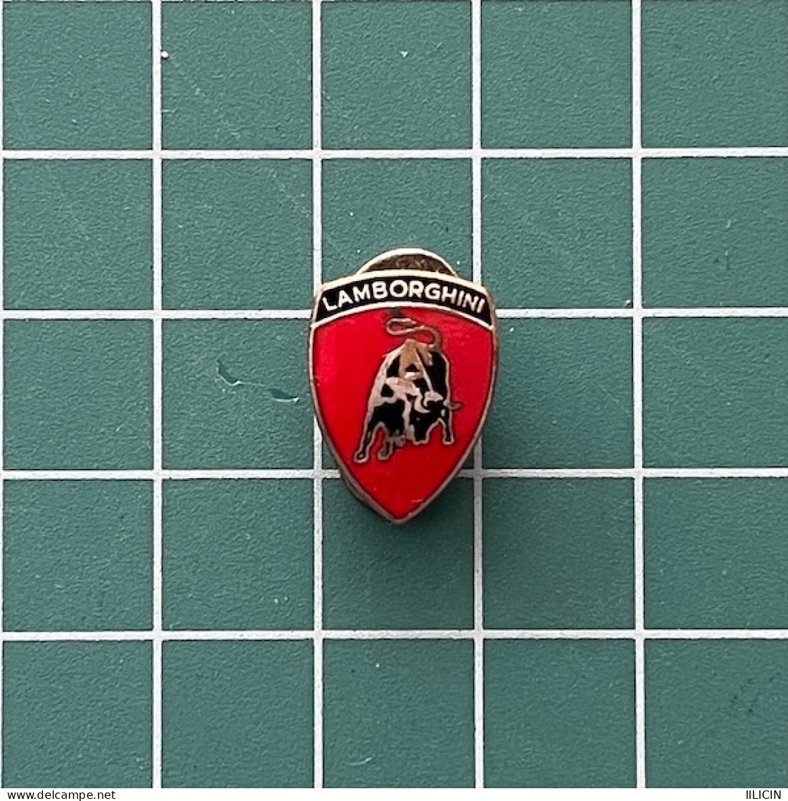 Badge Pin ZN013236 - Automobile Car Lamborghini - Andere & Zonder Classificatie