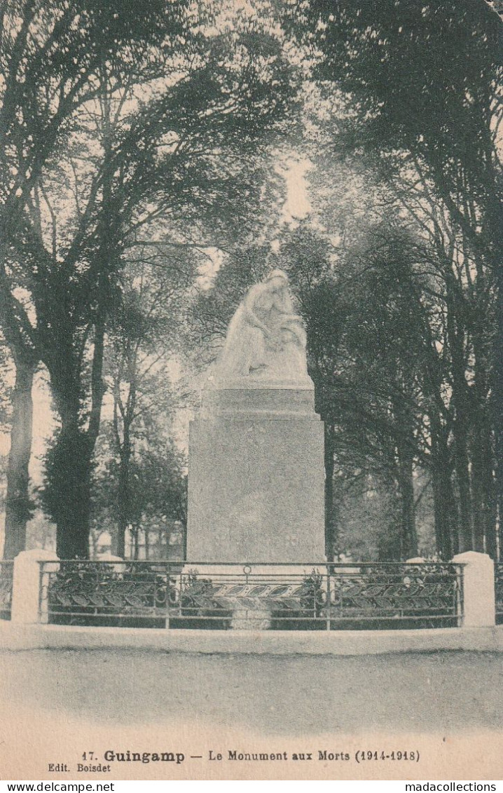 Guingamp (22 - Côtes D'Armor)  Le Monument Aux Morts - Guingamp