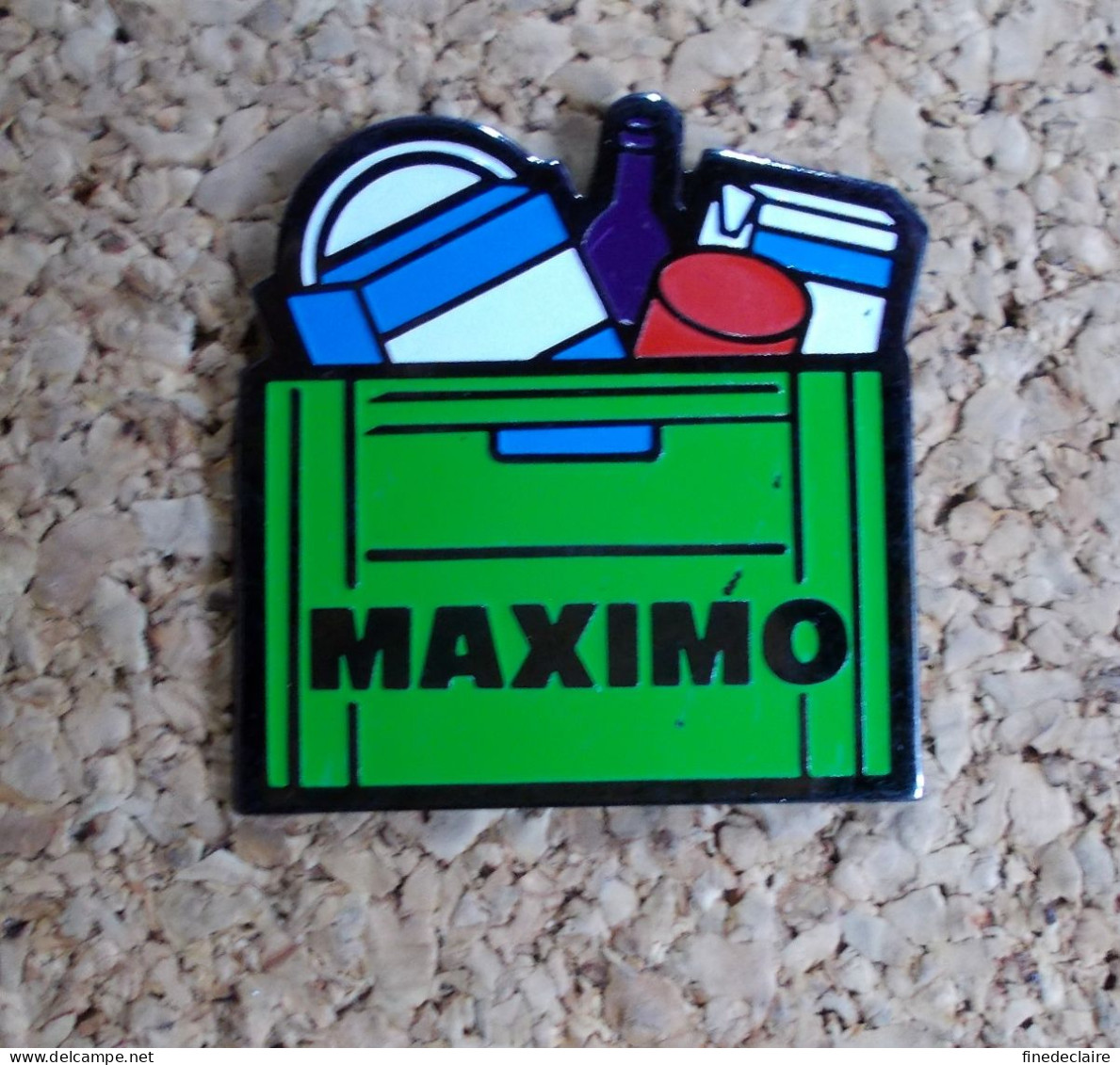 Pin's - Maximo - Trademarks