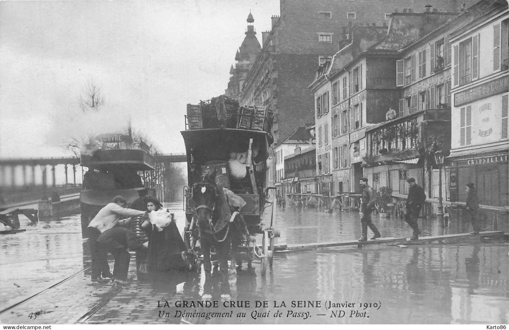 Paris * Carte Photo * 16ème * Un Déménagement Au Quai De Passy * Grande Crue De La Seine Janvier 1910 * Attelage - Arrondissement: 16