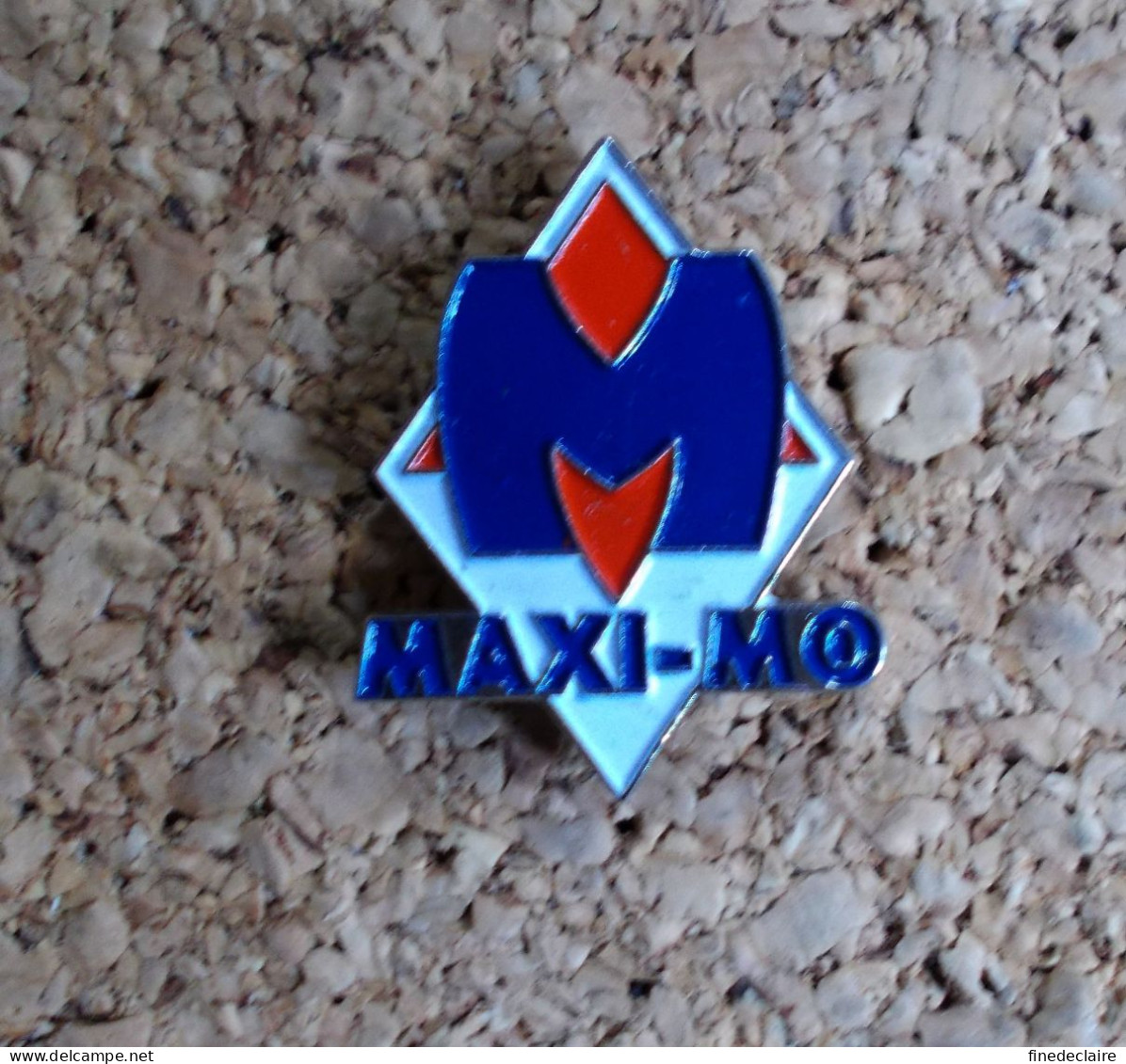 Pin's - Maximo - MAXI-MO - Trademarks