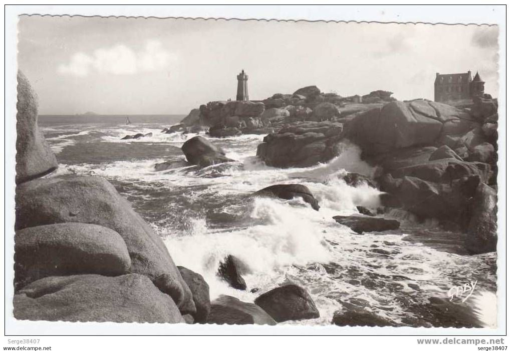 Ploumanac'h En Perros-Guirec - Le Phare Un Jour De Tempête # 6-7/21 - Ploumanac'h