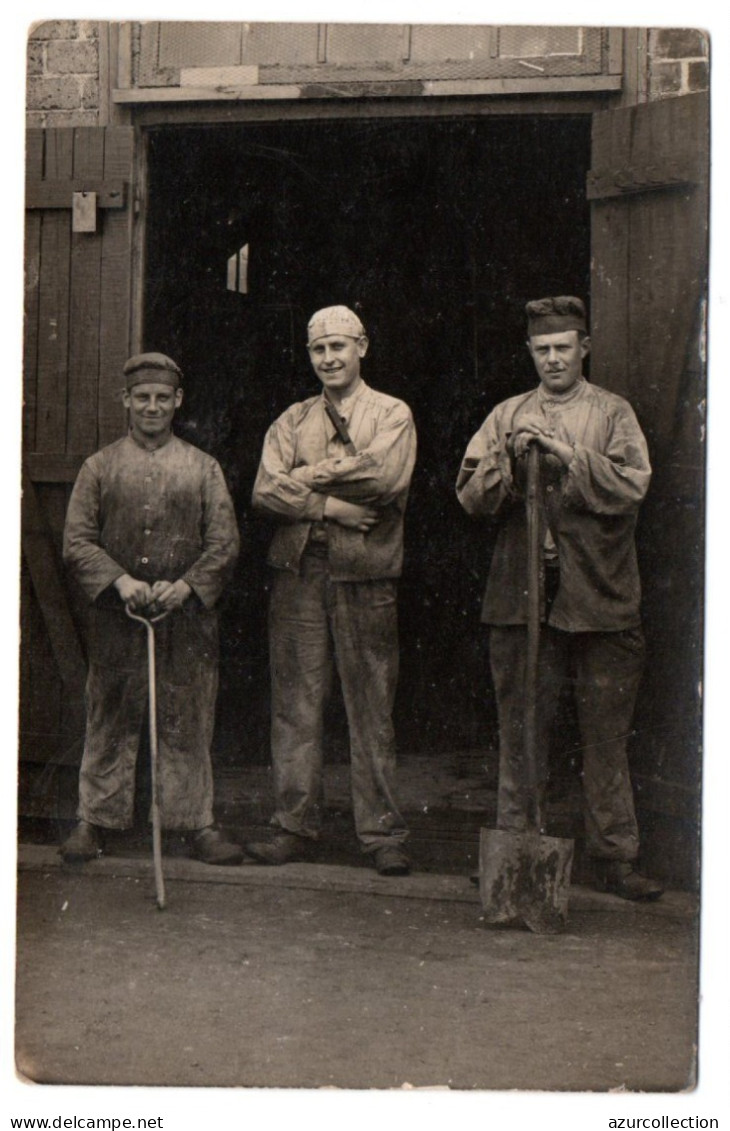 Groupe De Cantonniers. Carte Photo Non Située - Ambachten