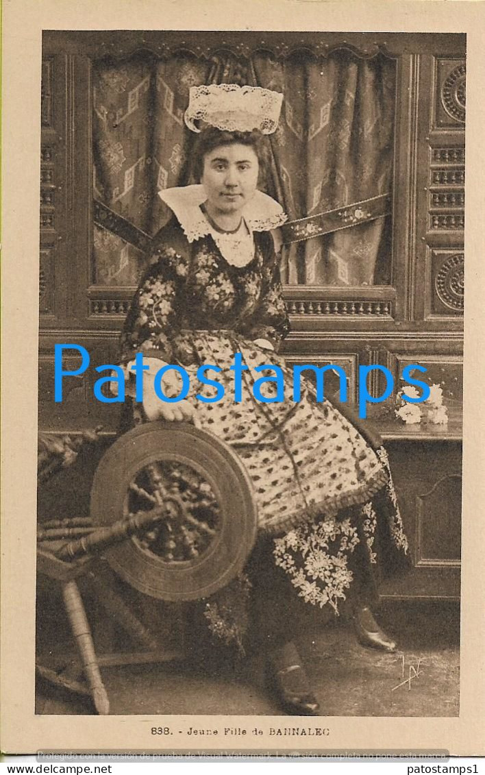 228945 FRANCE BANNALEC COSTUMES WOMAN POSTAL POSTCARD - Autres & Non Classés