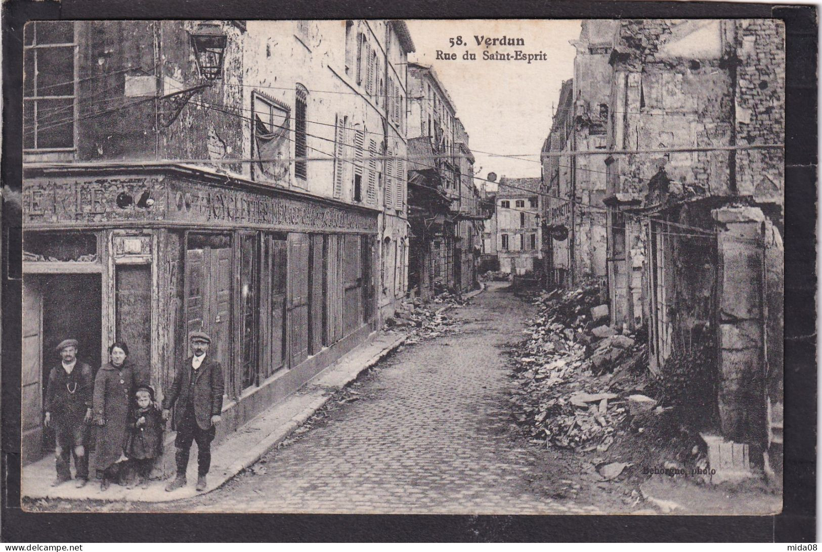 55. VERDUN . Rue Du Saint-Esprit . Animée . Guerre 1914.1918 - Verdun