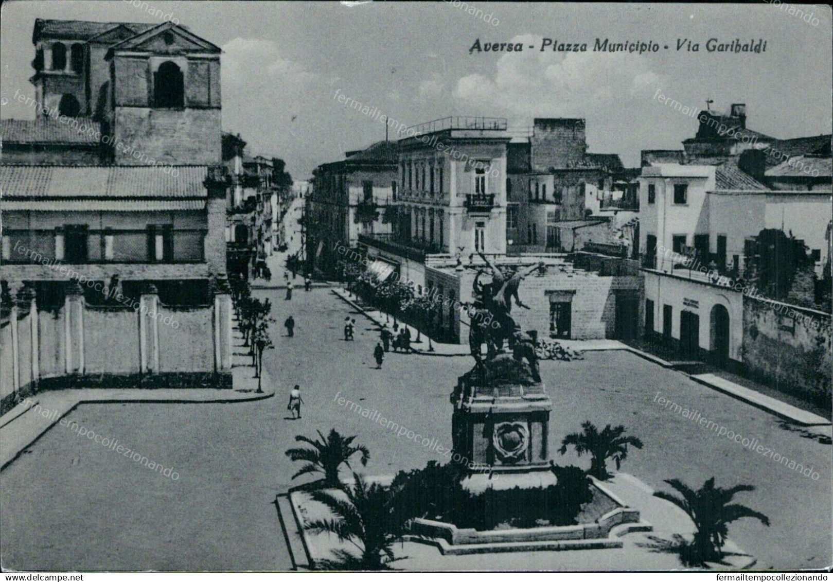 Cr295 Cartolina Aversa Piazza Municipio Via Garibaldi Provincia Di Caserta - Caserta