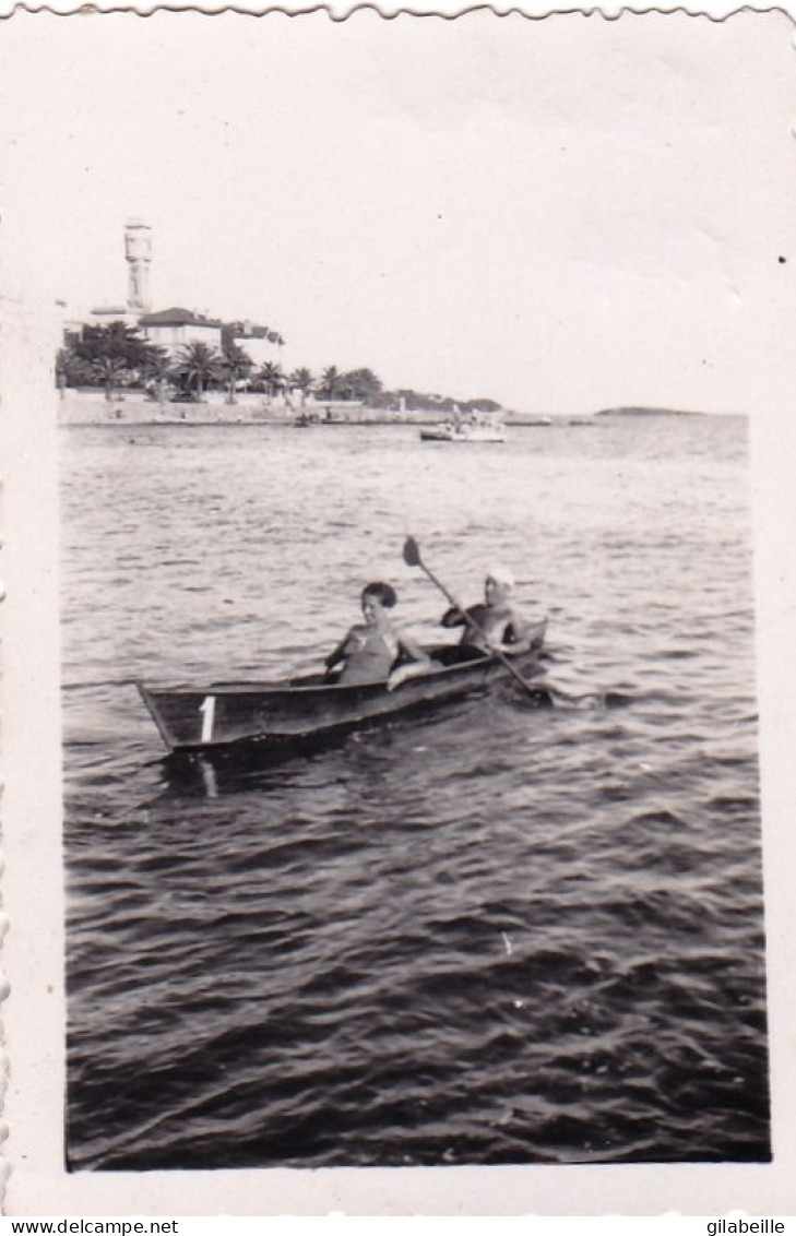 Photo 6.8 X 4.6 - SAINT RAPHAEL ( 83 )  Canotage En Bord De Mer - 1934 - Places