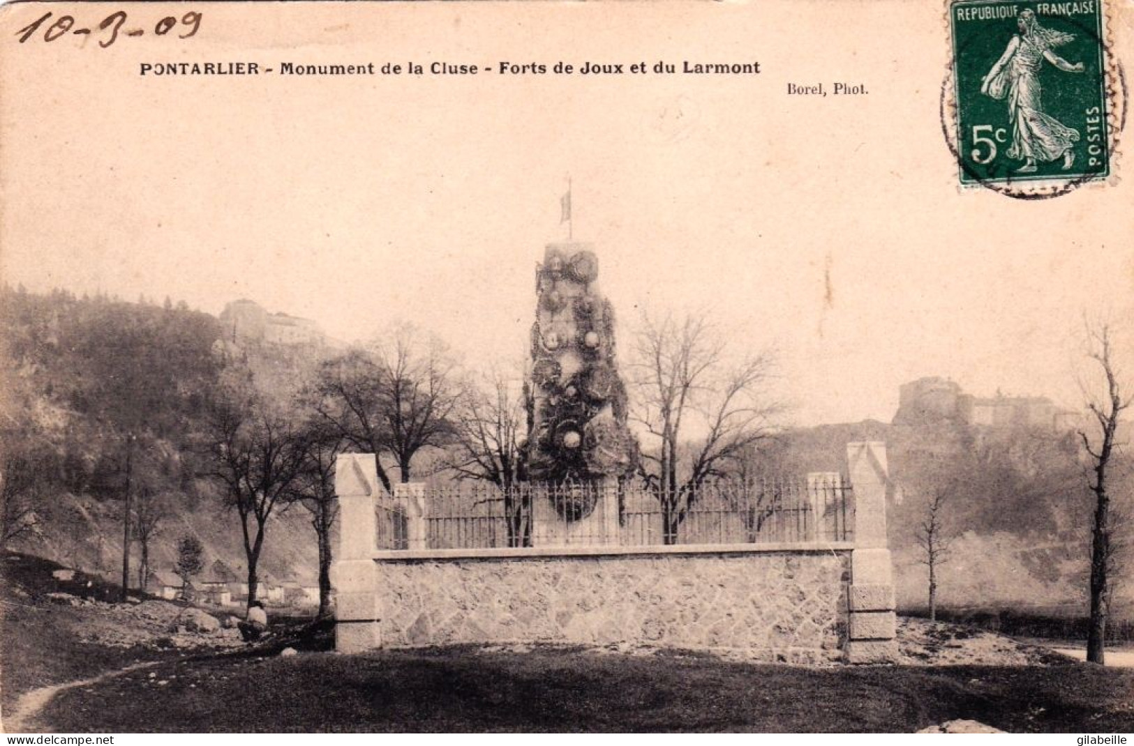 25 - Doubs -  PONTARLIER - Monument De La Cluse - Forts De Joux Et Du Larmont - Pontarlier