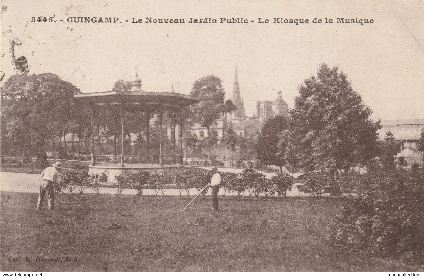 Guingamp (22 - Côtes D'Armor)  Le Nouveau Jardin Public - Le Kiosque De La Musique - Guingamp