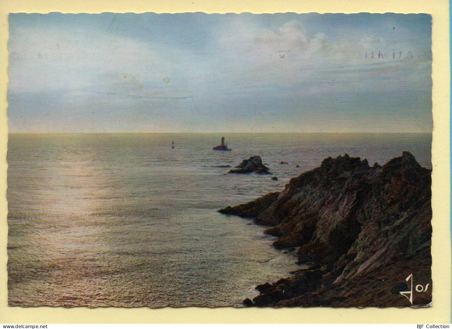 Coucher De Soleil : Soir D'été Sur La Pointe Du Raz / La Bretagne En Couleurs / CPSM (voir Scan Recto/verso) - Halt Gegen Das Licht/Durchscheink.