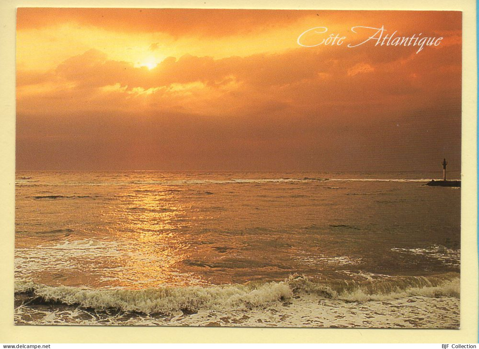 Coucher De Soleil : Souvenir De La Côte Atlantique (voir Scan Recto/verso) - Contre La Lumière