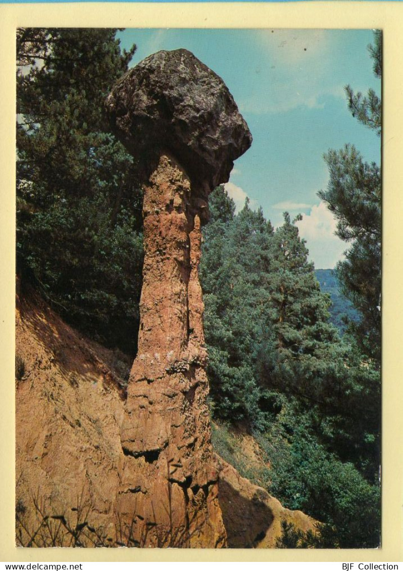 Auvergne : Environ De BESSE-COTTEUGE / Colonne Coiffée (dites Cheminée Des Fées (voir Scan Recto/verso) - Auvergne