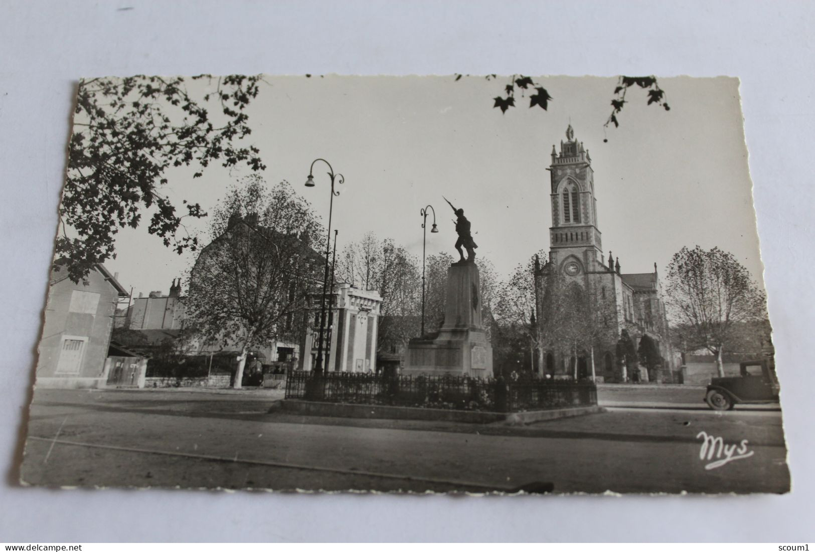 Capdenac - L'église Et Le Monument Aux Morts - Sonstige & Ohne Zuordnung