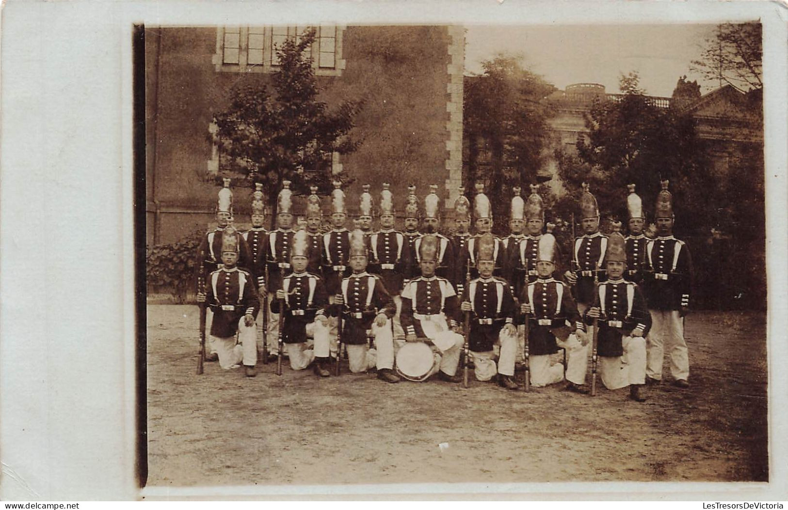 MILITARIA - Carte Photo - Soldats Avec Des Instruments De Musique - Parade - Uniformes - Carte Postale Ancienne - Uniformi