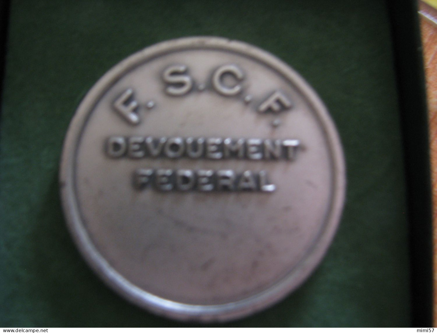 Médaille  De Paul Michaux F.S.C.F. Avec Pins Dans Un Boitier - Professionnels / De Société