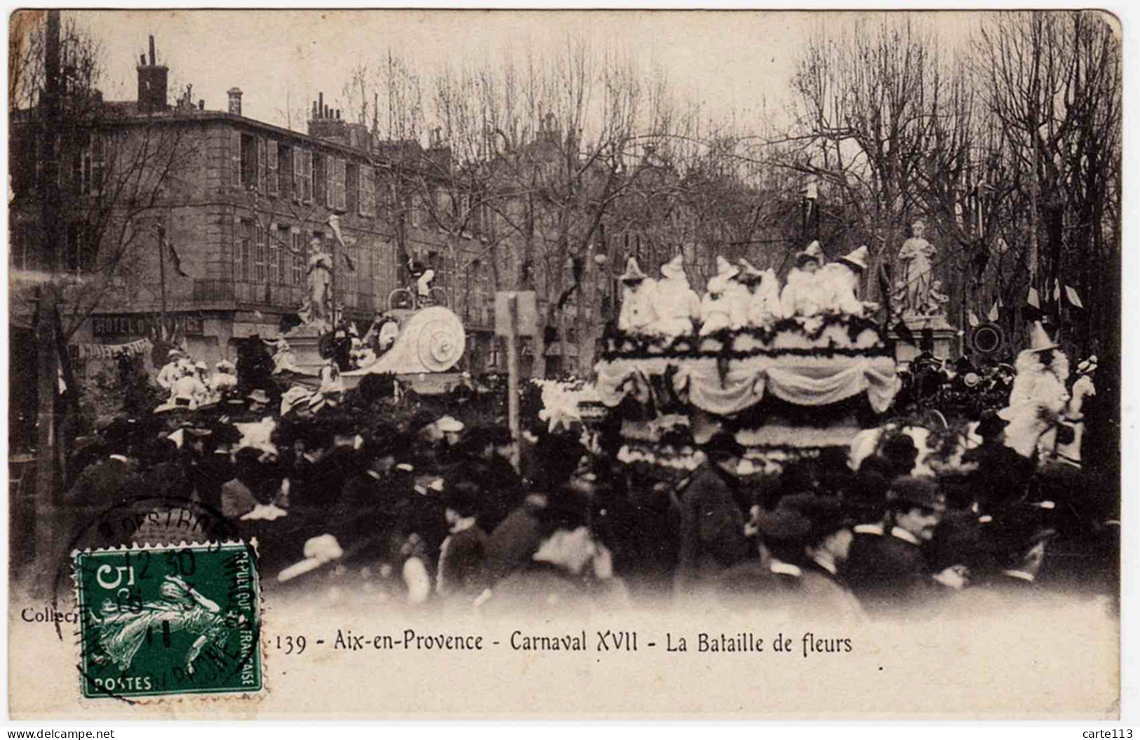 13 - B24454CPA - AIX EN PROVENCE - Carnaval XVII - La Bataille De Fleurs - Très Bon état - BOUCHES-DU-RHONE - Aix En Provence