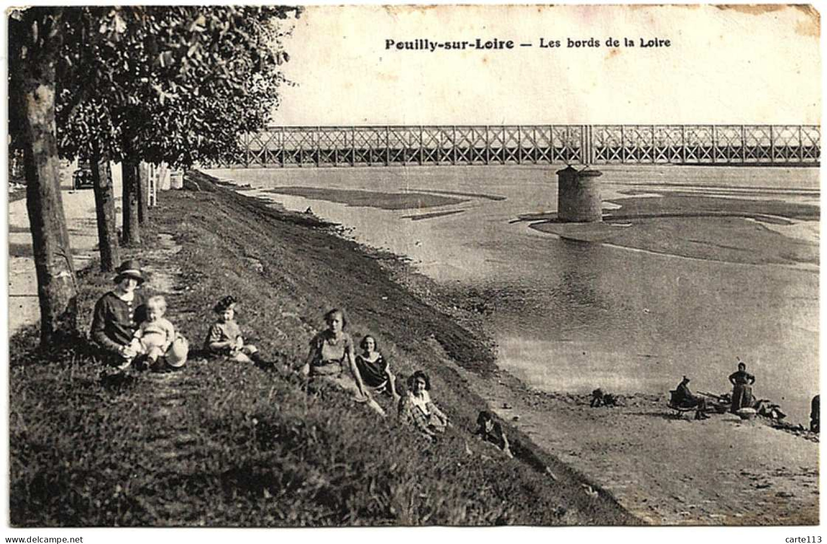 58 - B21128CPA - POUILLY SUR LOIRE - Les Bords De La Loire, Groupe Et Laveuse - Assez Bon état - NIEVRE - Cosne Cours Sur Loire