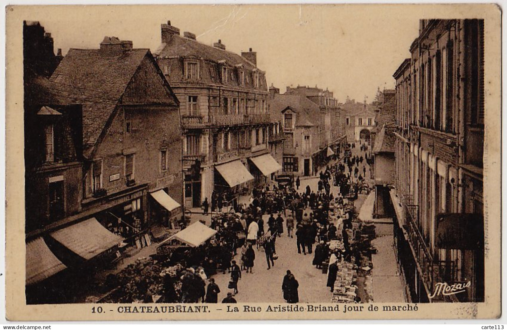 44 - B17471CPA - CHATEAUBRIANT - La Rue Aristide Briand - Jour De Marche - Très Bon état - LOIRE-ATLANTIQUE - Châteaubriant