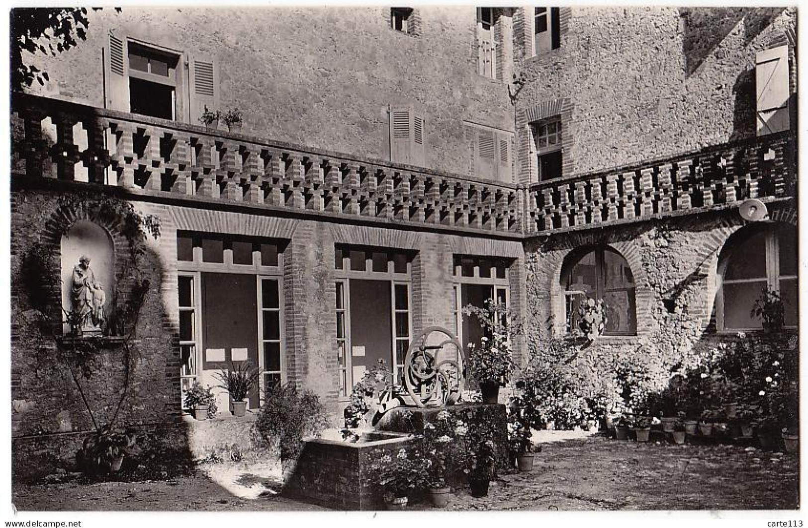 81 - B16574CPSM - MASSAC - Couvent, Cour Saint Joseph - Très Bon état - TARN - Autres & Non Classés