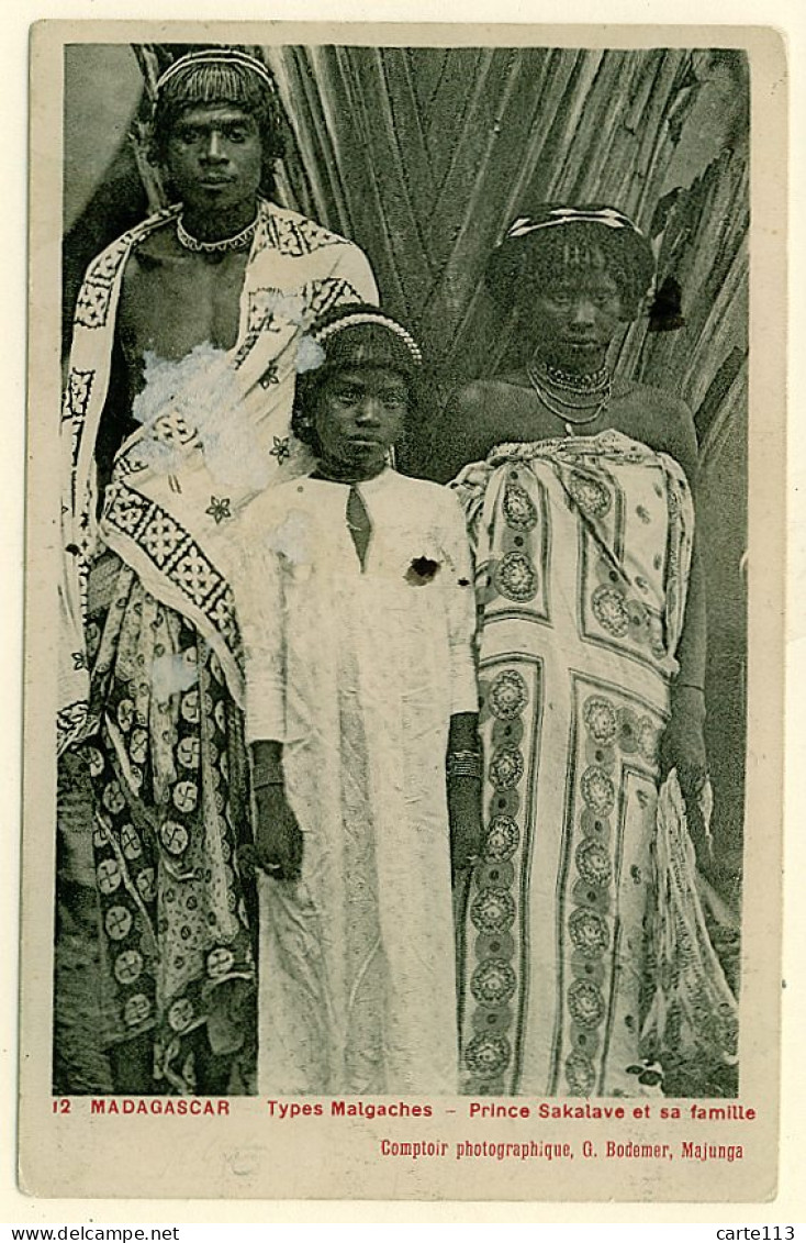 0 - T10218CPA - MADAGASCAR - Prince Sakalave Et Sa Famille - Bon état - AFRIQUE - Madagaskar