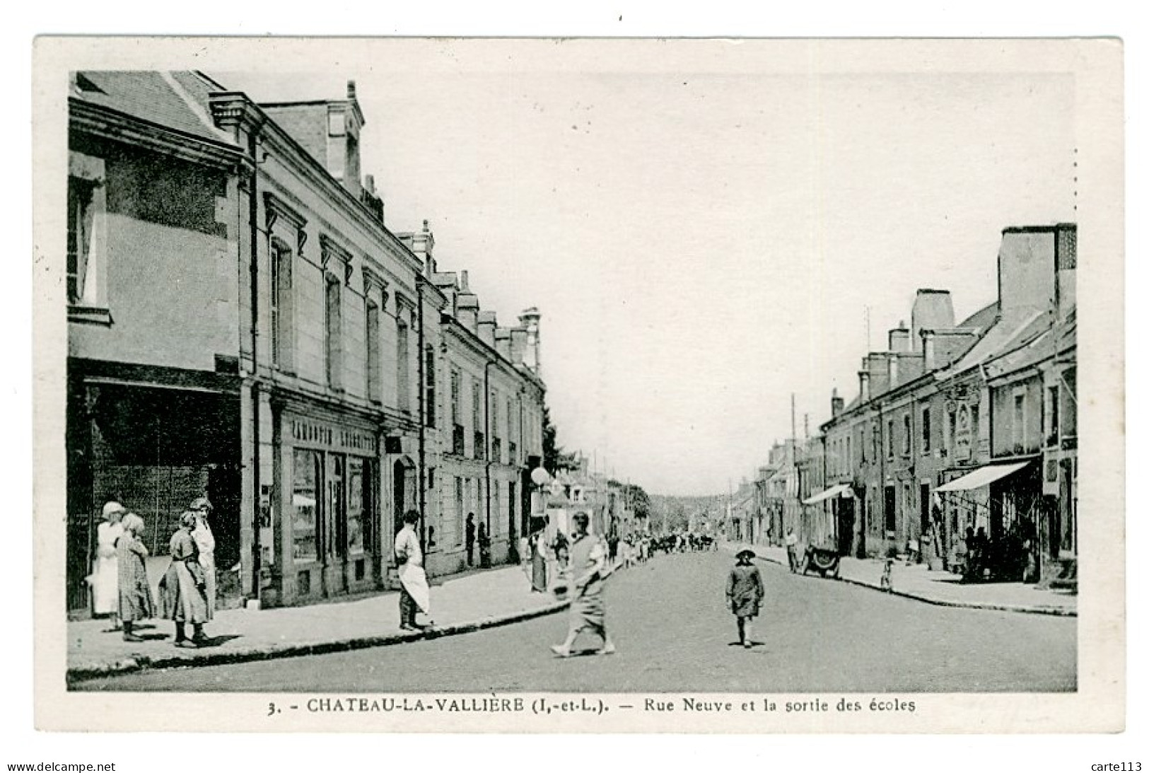 37 - B4222CPSM - CHÂTEAU LA VALLIERE - Rue Neuve Et La Sortie Des écoles - Parfait état - INDRE-ET-LOIRE - Sonstige & Ohne Zuordnung