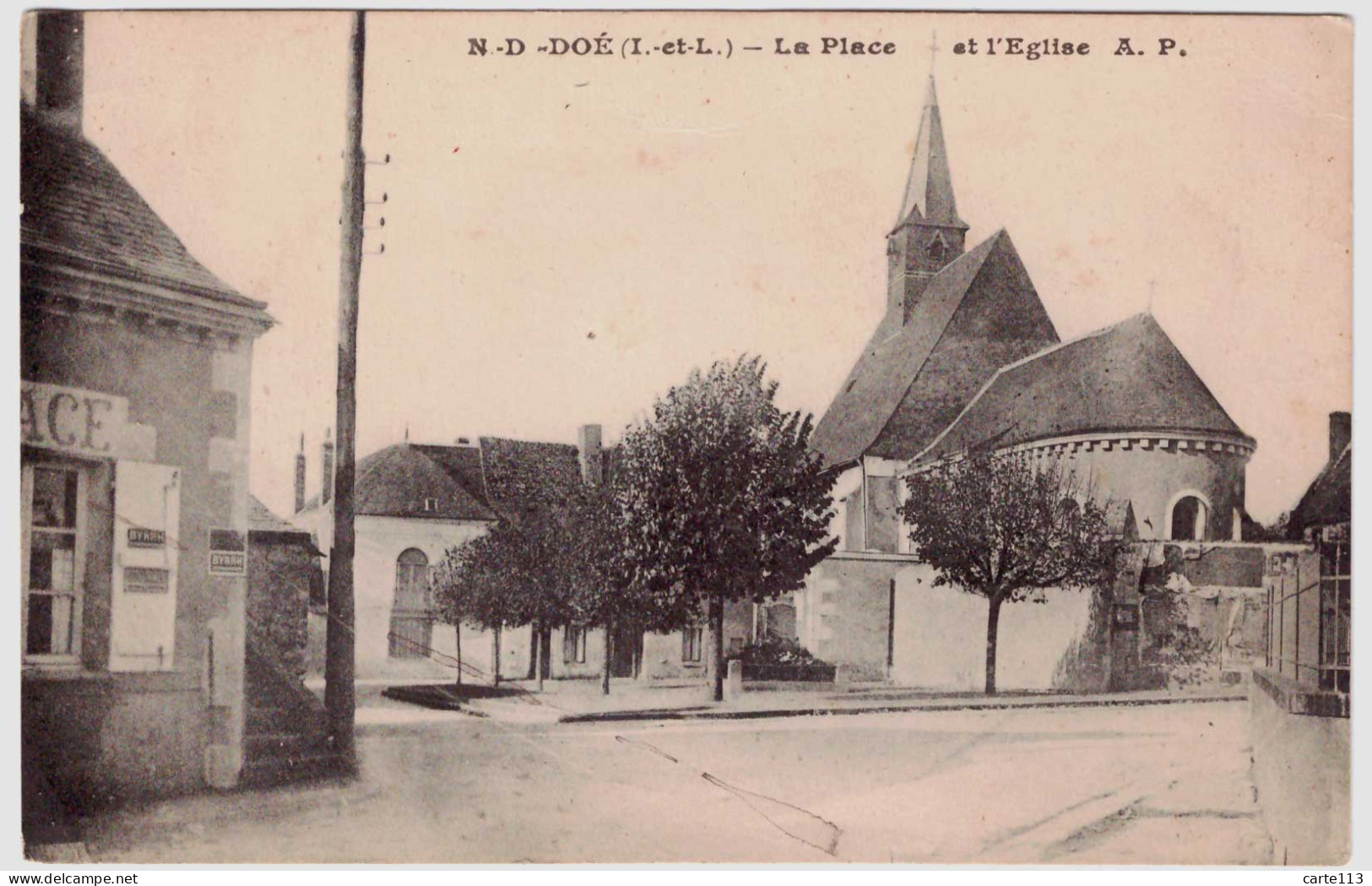 37 - B34007CPA - NOTRE DAME D'OE - Place Et Eglise - Très Bon état - INDRE-ET-LOIRE - Andere & Zonder Classificatie