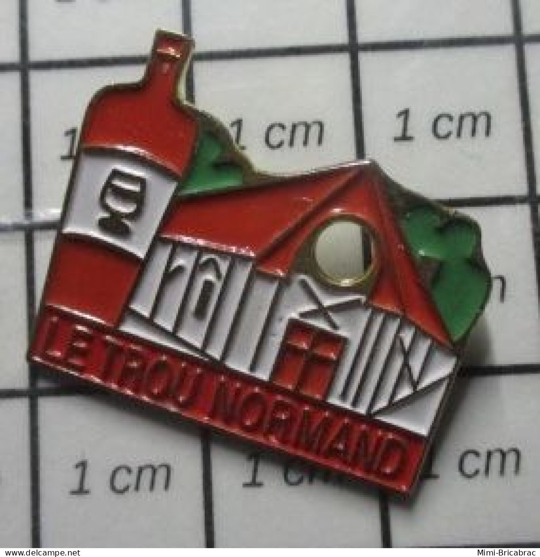 912c Pin's Pins / Beau Et Rare / THEME : BOISSONS / LE TROU NORMAND ALCOOL POMME CALVADOS - Boissons