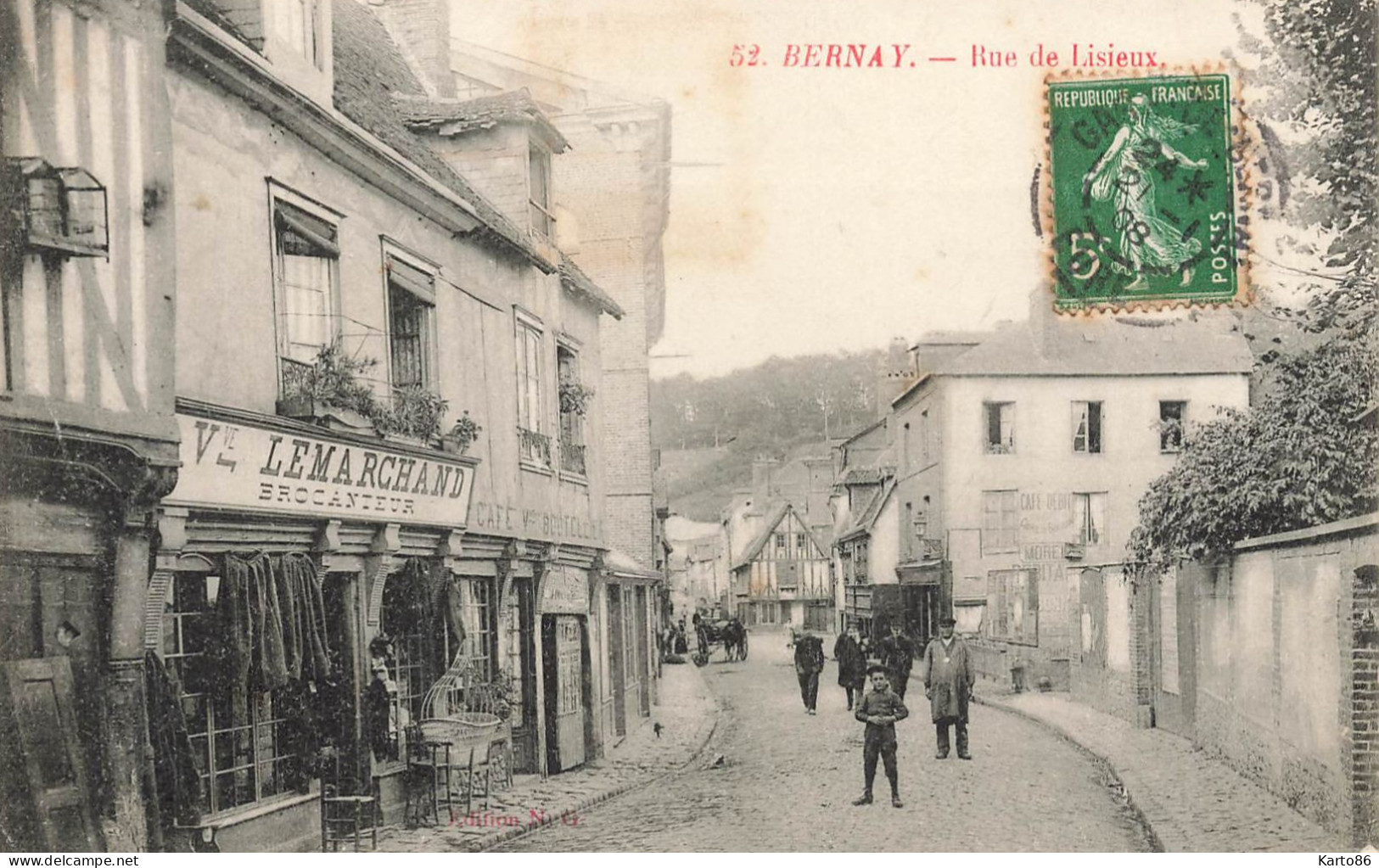 Bernay * 1908 * Rue De Lisieux * Brocanteur Vve LEMARCHAND Brocante * Café * Villageois - Bernay