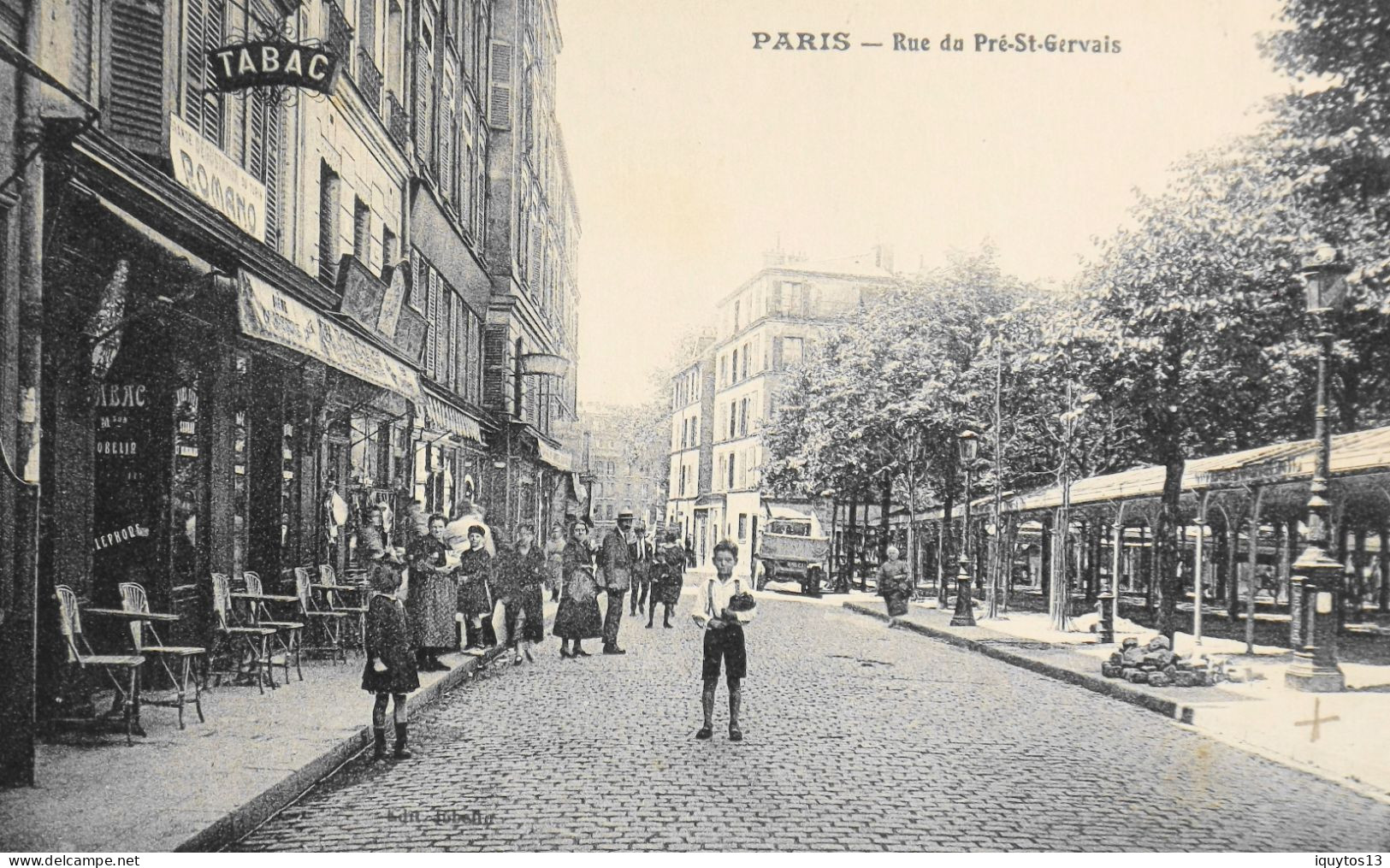 CPA. [75] > PARIS > RUE DU PRES St GERVAIS - Belle Animation - TBE - Arrondissement: 19