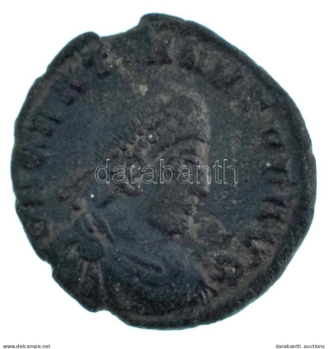 Római Birodalom / Siscia / Gratianus 367-375. AE3 Bronz (2,12g) T:VF Roman Empire / Siscia / Gratian 367-375. AE3 Bronze - Sin Clasificación