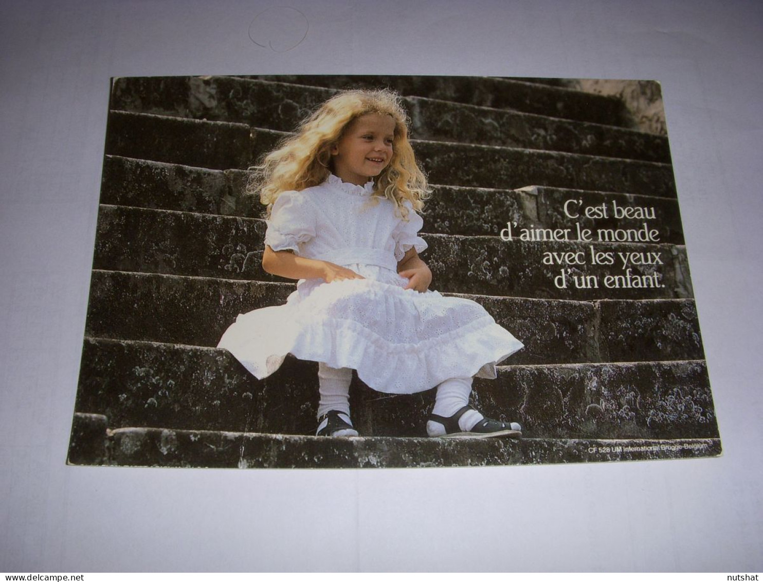 CP CARTE POSTALE MESSAGE ENFANT Sur MARCHES C'est Beau D'aimer Le Monde ECRITE - Scenes & Landscapes