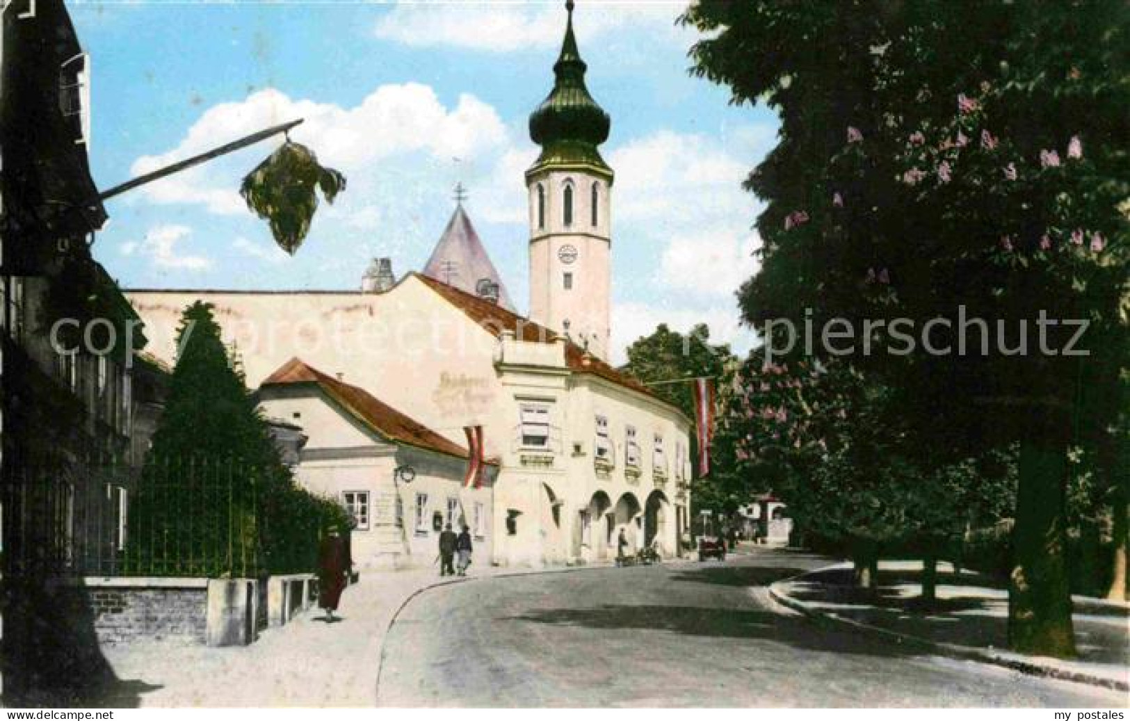 72719445 Grinzing Wien Strassenpartie Mit Kirche Doebling - Autres & Non Classés