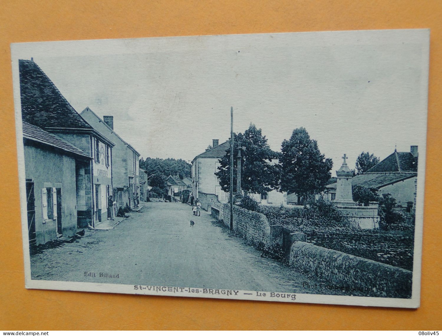 SAINT VINCENT BRAGNY -- Lot 2 Cpa Différentes ANIMEES - Le Bourg Et Une Rue Du Bourg - BEL ENSEMBLE - Altri & Non Classificati