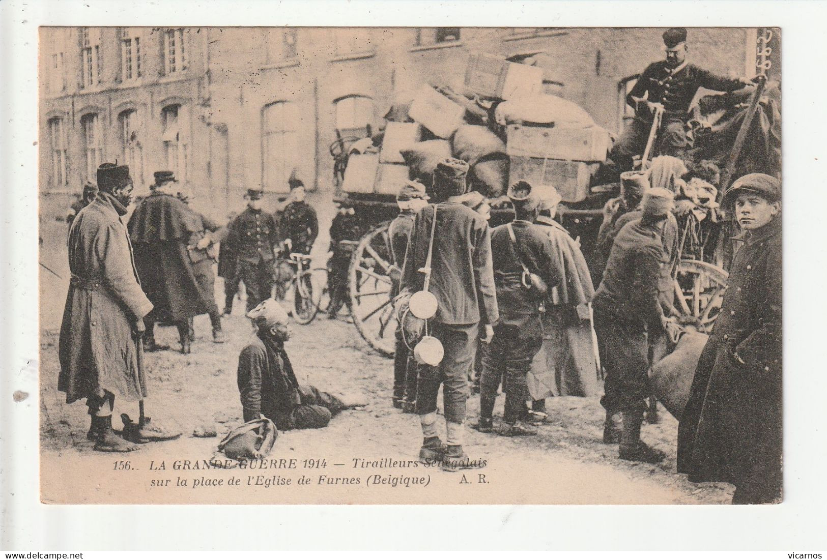 CP MILITARIA Tirailleurs Sur La Place De L'église De FURNES BELGIQUE - Weltkrieg 1914-18