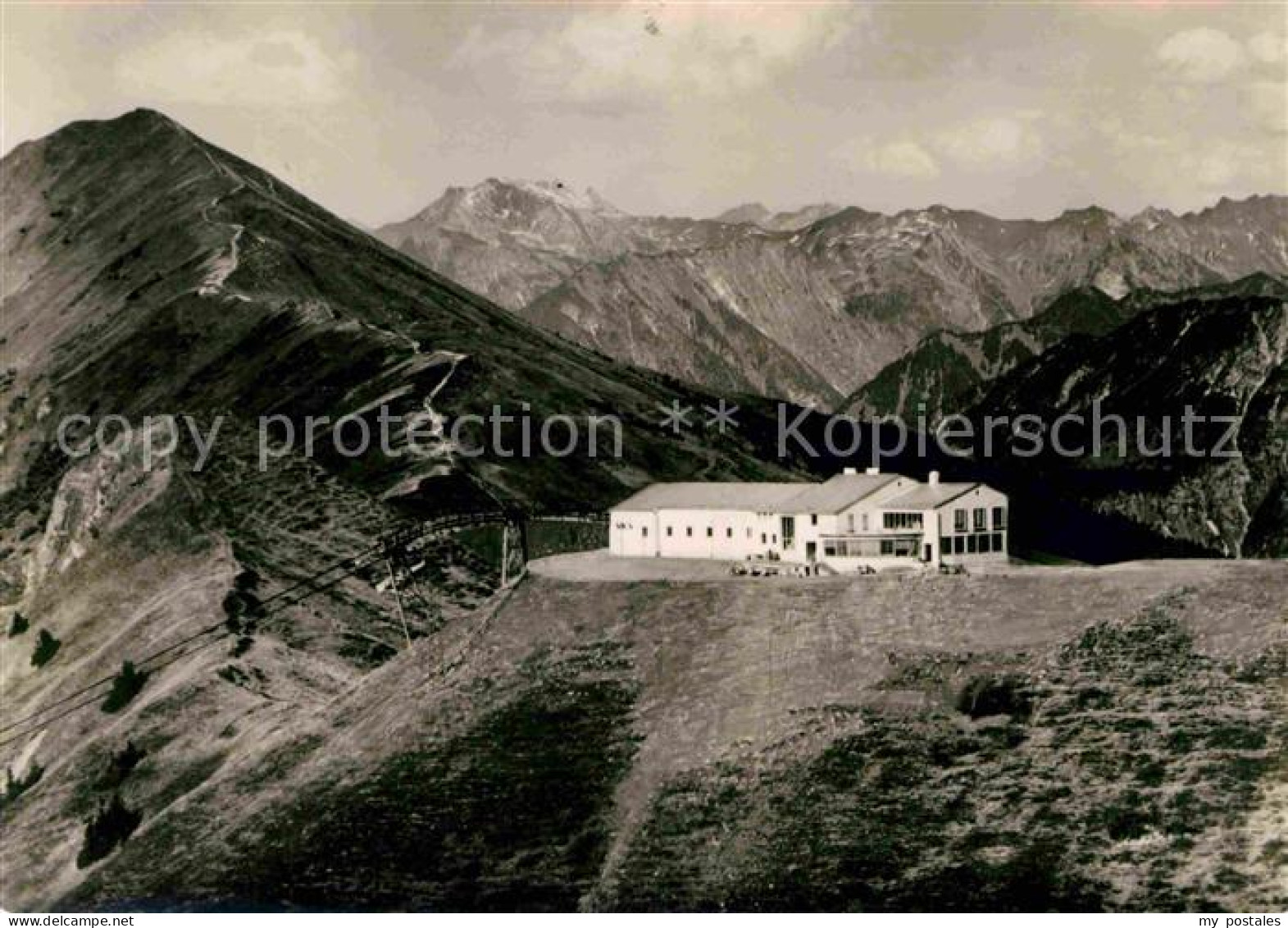 72717666 Kleinwalsertal Kanzelwandbahn Bergstation Mit Nebelhorn Gebirgspanorama - Altri & Non Classificati