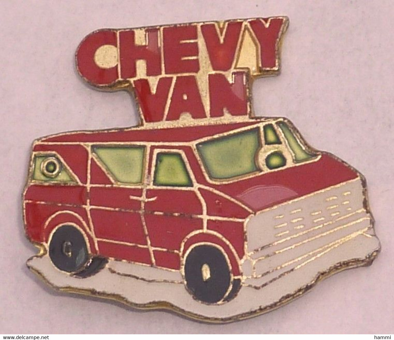 VP218 Pin's Transport Chevrolet Van CHEVY VAN Rouge Achat Immédiat - Autres & Non Classés