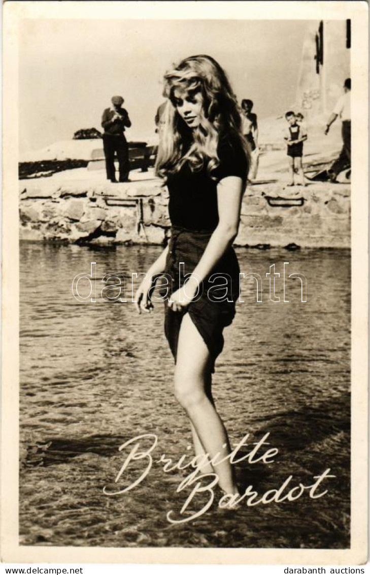 ** T2 Brigitte Bardot (1934-) - Non Classés
